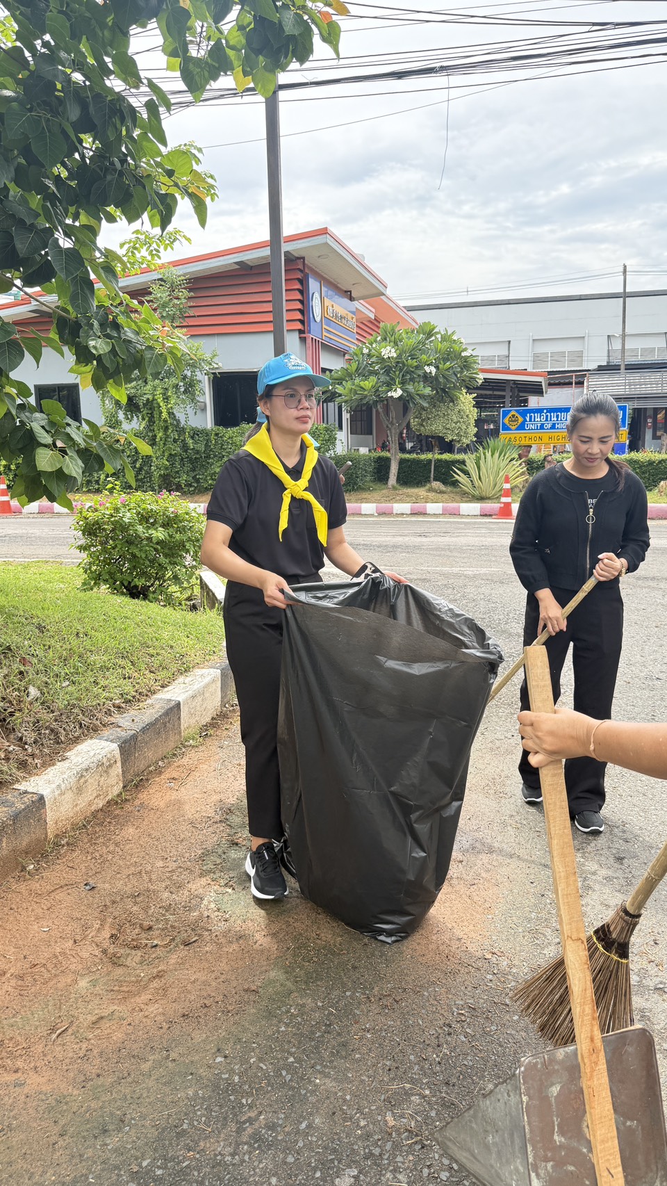 title - ส.ป.ก.ยโสธร ร่วมกิจกรรมจิตอาสาพัฒนา เนื่องในวันพระบาทสมเด็จพระปกเกล้าเจ้าอยู่หัว